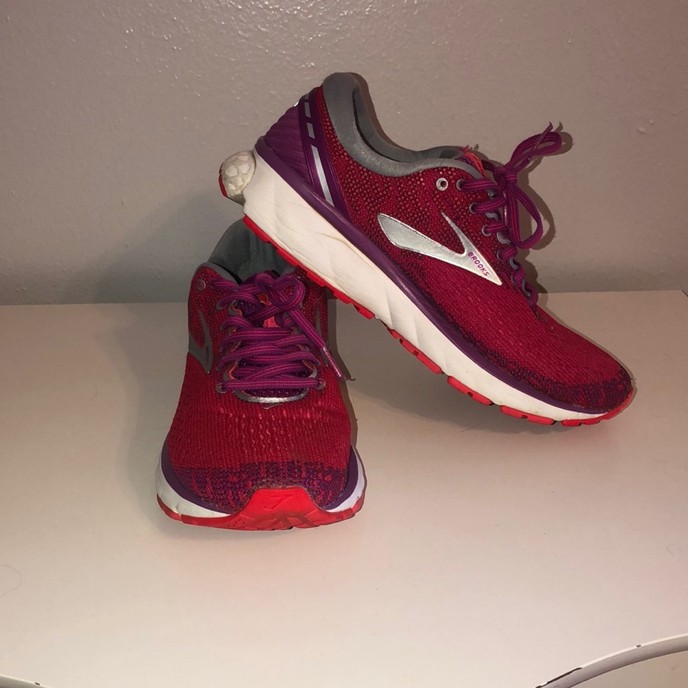 💥FLASH SALE💥Pink brooks ghost 11